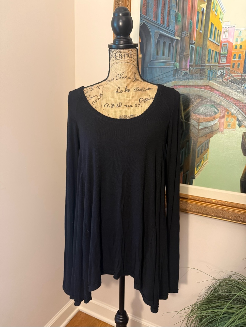 Free People - Women’s Black Long-Sleeve Scoop Neck Top